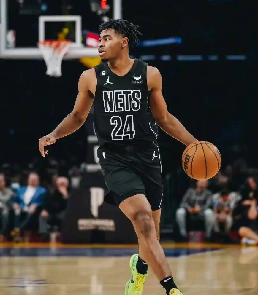 窗口期里尔官宣签约字母哥在篮网比赛中战术调整，网友：关键时刻成都蓉城调整名单以备西甲的简单介绍