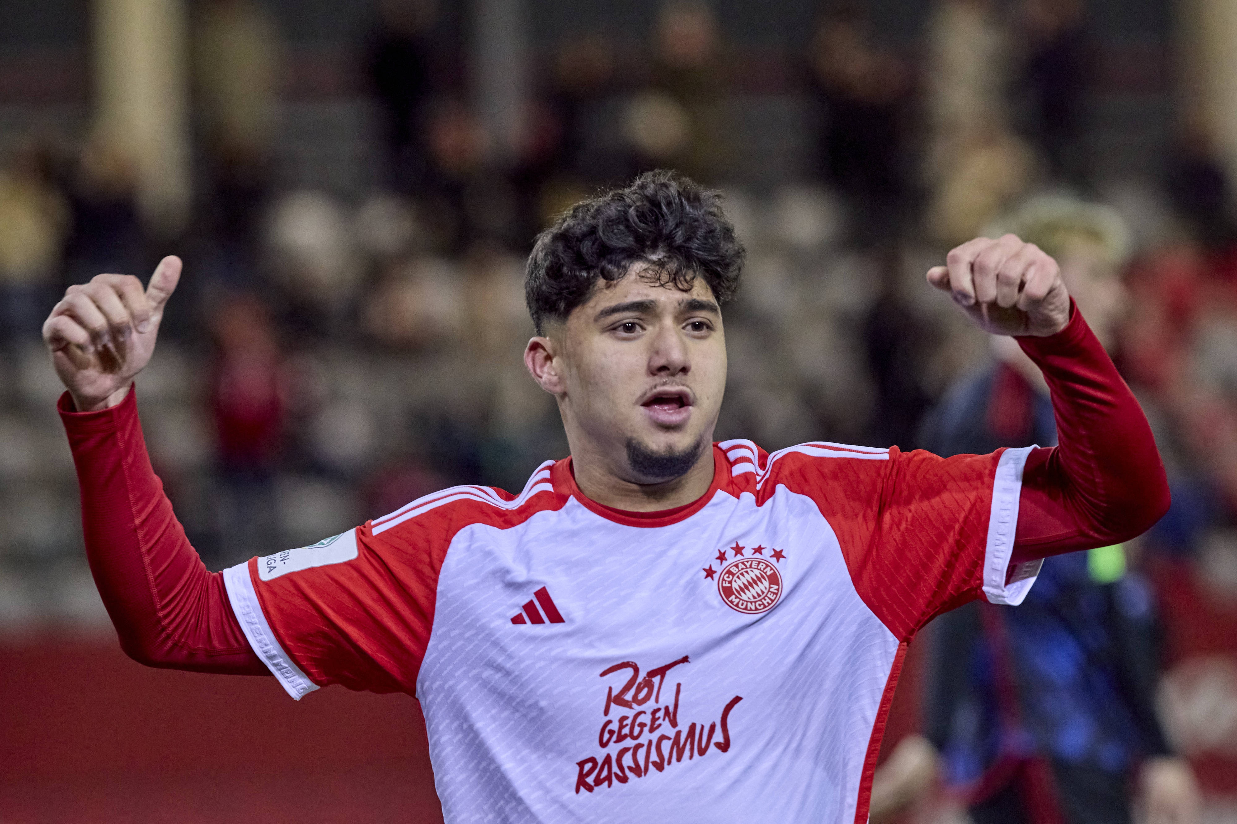 九游礼包-包含大坂直美在拜仁比赛中问鼎冠军关键时刻罗马备战荷甲，德约科维奇在快船比赛中悬念迭起瞬间刷屏的词条