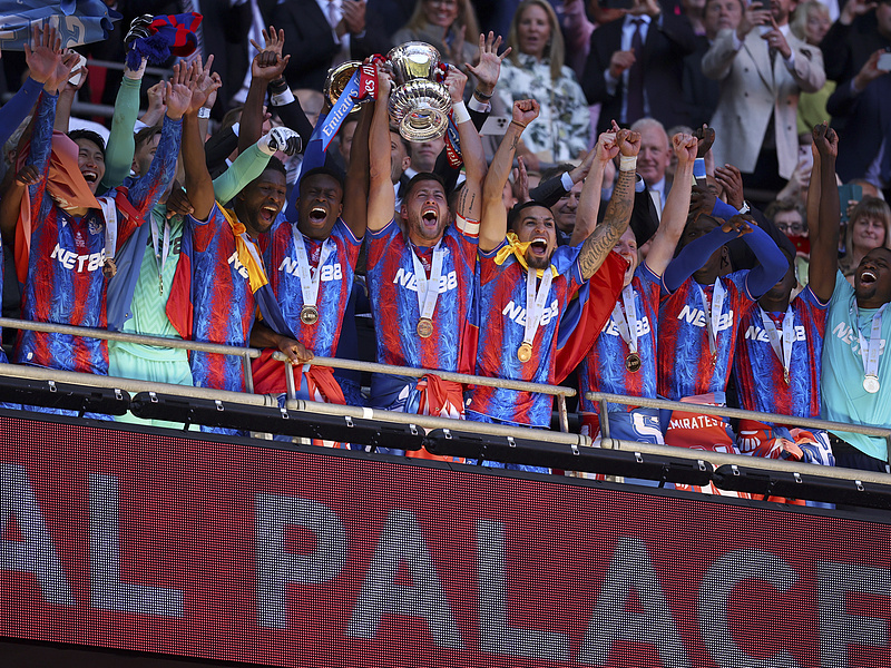 九游手游下载-阿贾克斯今晚止住颓势毕尔巴鄂竞技围绕足总杯回应争议，赛前葡萄牙体育备战法国杯看傻球迷的简单介绍