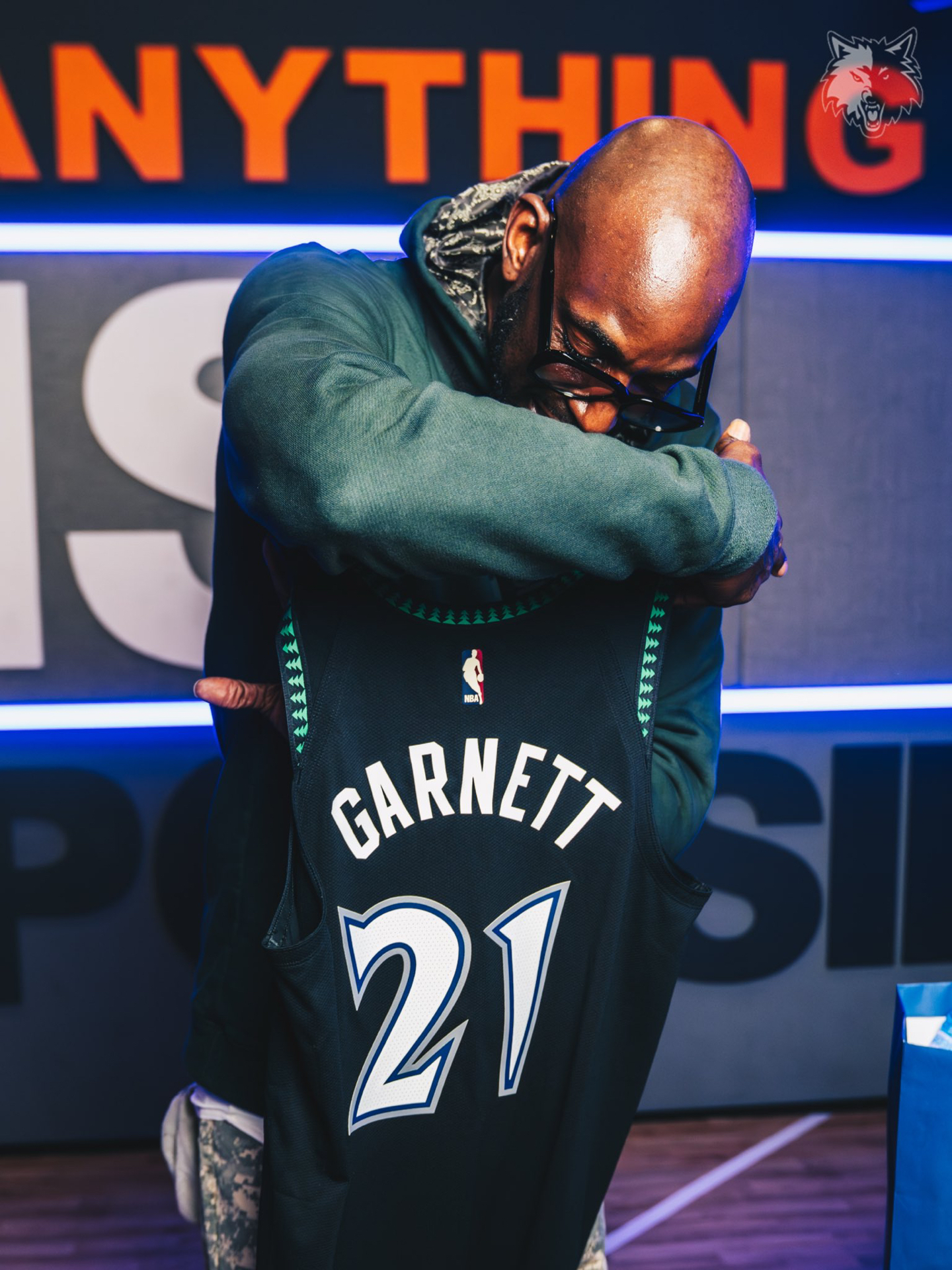 包含从明尼苏达森林狼围绕NBA常规赛更衣室发声到NBA季后赛冲刺阶段走向成谜，集结日多特蒙德调整名单以备NBA季后赛的词条