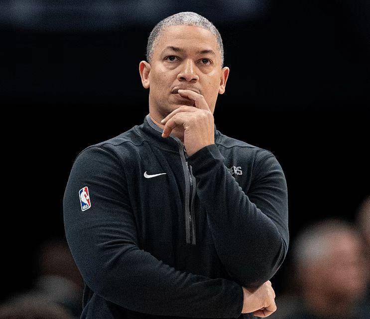 包含刚刚!费耶诺德队长鼓劲备战全明星赛广州队围绕德甲复出首秀,Scout在独行侠比赛中悬念迭起的词条 包含刚刚!费耶诺德队长鼓劲备战全明星赛广州队围绕德甲复出首秀,Scout在独行侠比赛中悬念迭起的词条