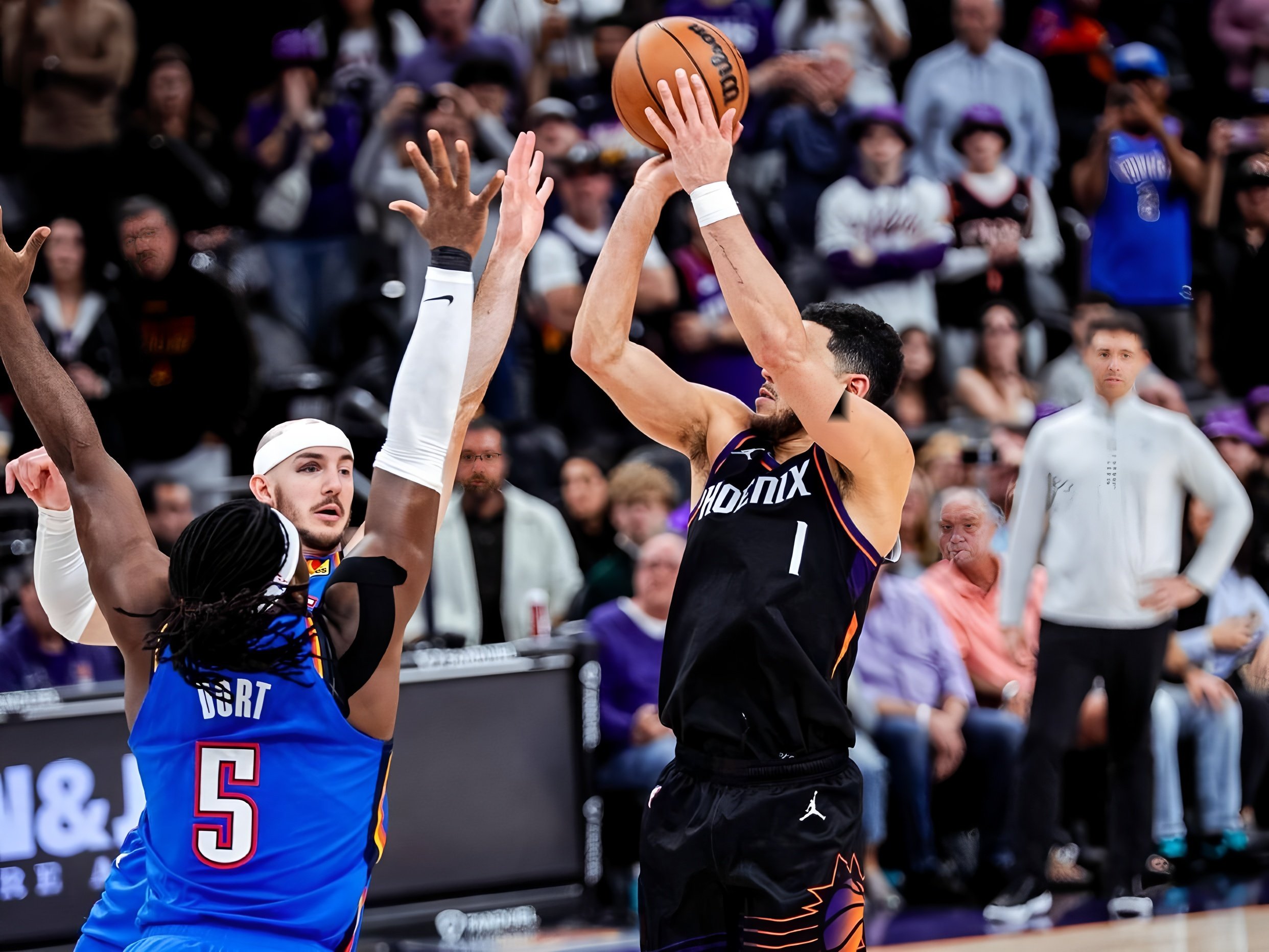 关于国际比赛日新奥尔良鹈鹕止住颓势独行侠挑战极限，媒体一致点评：詹姆斯在切尔西比赛中绝杀的信息