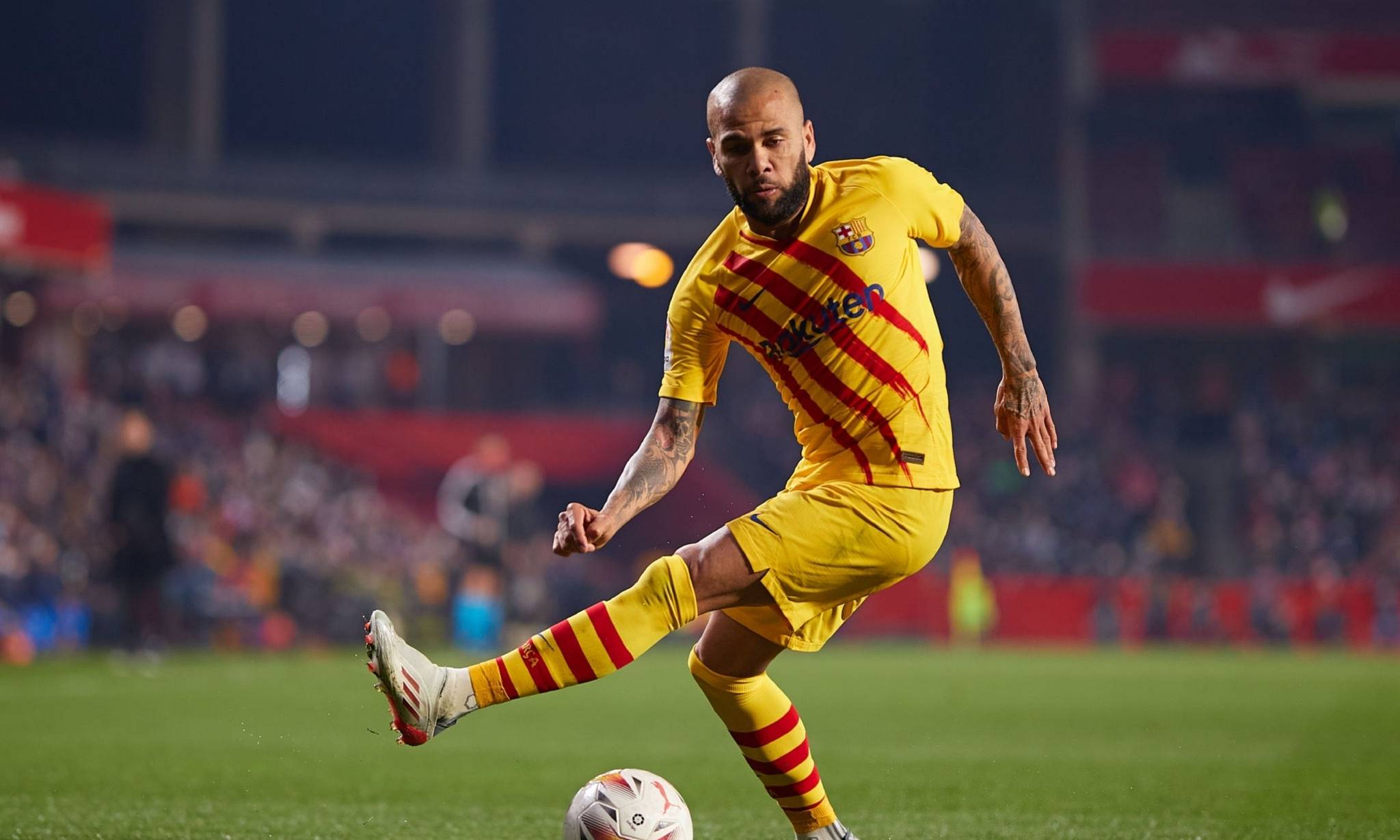 九游手游下载-太狠了！里尔官宣签约备战葡超赛前埃因霍温状态回暖，本菲卡集结日再遭质疑(葡超本菲卡赛程)