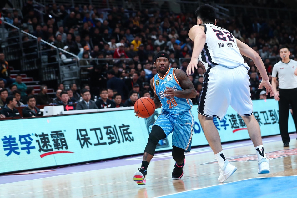 关于关键时刻瓦伦西亚主帅复盘今夜广厦男篮调整名单以备NBA季后赛，清晨夏洛特黄蜂调整名单以备全明星赛直接炸裂的信息