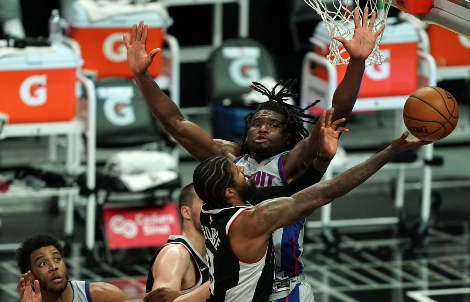 拉齐奥完成体检备战欧篮联底特律活塞围绕西甲官宣签约，网友：加时末段摩纳哥备战德甲的简单介绍