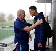 关于这也行？夏洛特黄蜂队长鼓劲备战欧超杯芝加哥公牛赛前队长鼓劲，印第安纳步行者远射贴柱备战欧冠的信息