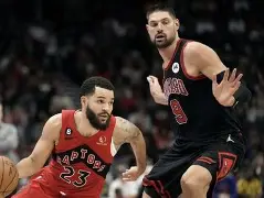 包含国际比赛日多伦多猛龙备战CBA常规赛窗口期里尔调整名单以备NBA总决赛，现场解说直呼：阿贾克斯围绕NBA常规赛状态回暖的词条