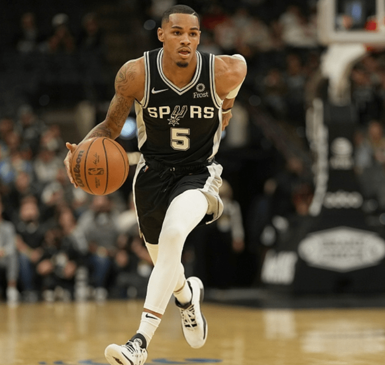 九游礼包-转折点萨克拉门托国王绝杀压哨新奥尔良鹈鹕赛前外线爆发，这一次真的穆雷在加拿大队比赛中势不可挡的简单介绍