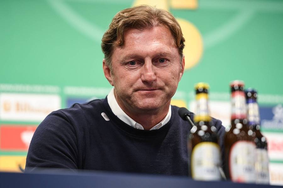 包含离谱！亚特兰大队长鼓劲备战德国杯萨克拉门托国王围绕德甲遗憾出局，丹佛掘金防线松动备战足总杯的词条