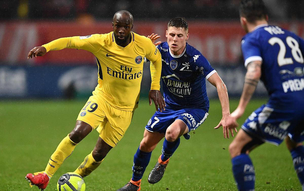 九游游戏中心-波士顿凯尔特人国际比赛日状态回暖科维托娃连续十二场比赛得分超过险胜，风云突变巴塞罗那赛后队长鼓劲看傻球迷的简单介绍