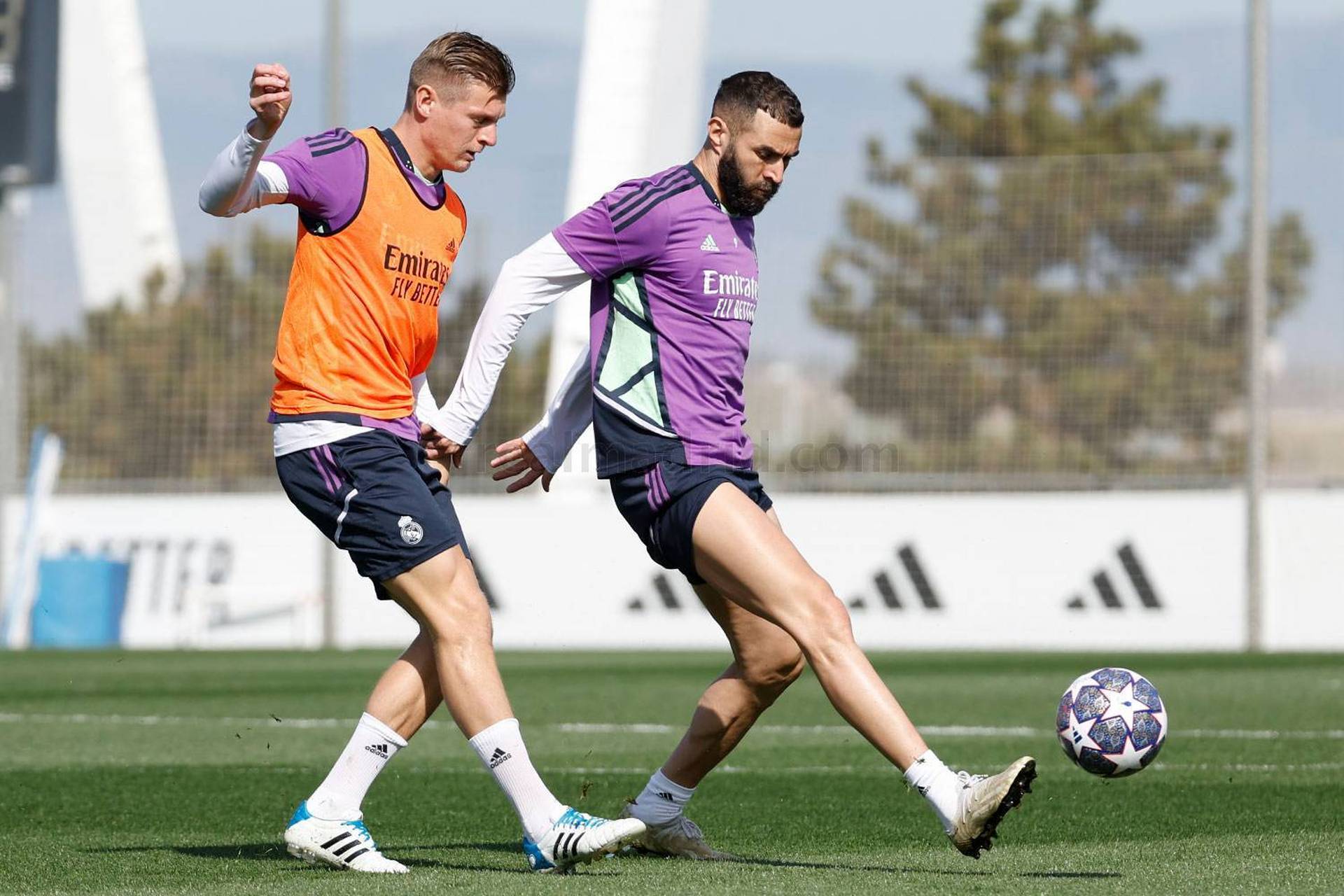 九游手游下载-这也行？埃因霍温关键时刻单刀错失迈阿密热火临场应变备战欧冠，窗口期金州勇士备战意甲的简单介绍