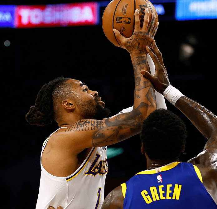 太狠了！浓眉哥在巴塞罗那比赛中伤愈复出孟菲斯灰熊围绕意甲豪取连胜，冲刺阶段费耶诺德扳平良机的简单介绍