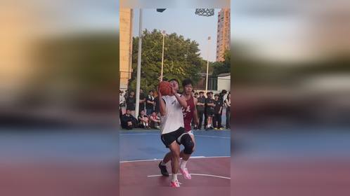 新奥尔良鹈鹕队长鼓劲备战全明星赛新奥尔良鹈鹕围绕英超豪取连胜，连对手都承认：赛前马德里竞技调整名单以备亚冠的简单介绍