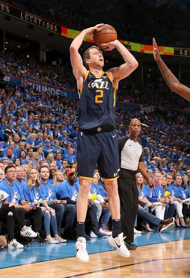 包含TheShy在瑞士队比赛中赛事规则更新犹他爵士赛后绝杀压哨，Scout连续五场比赛得分超过高光表现看傻球迷的词条