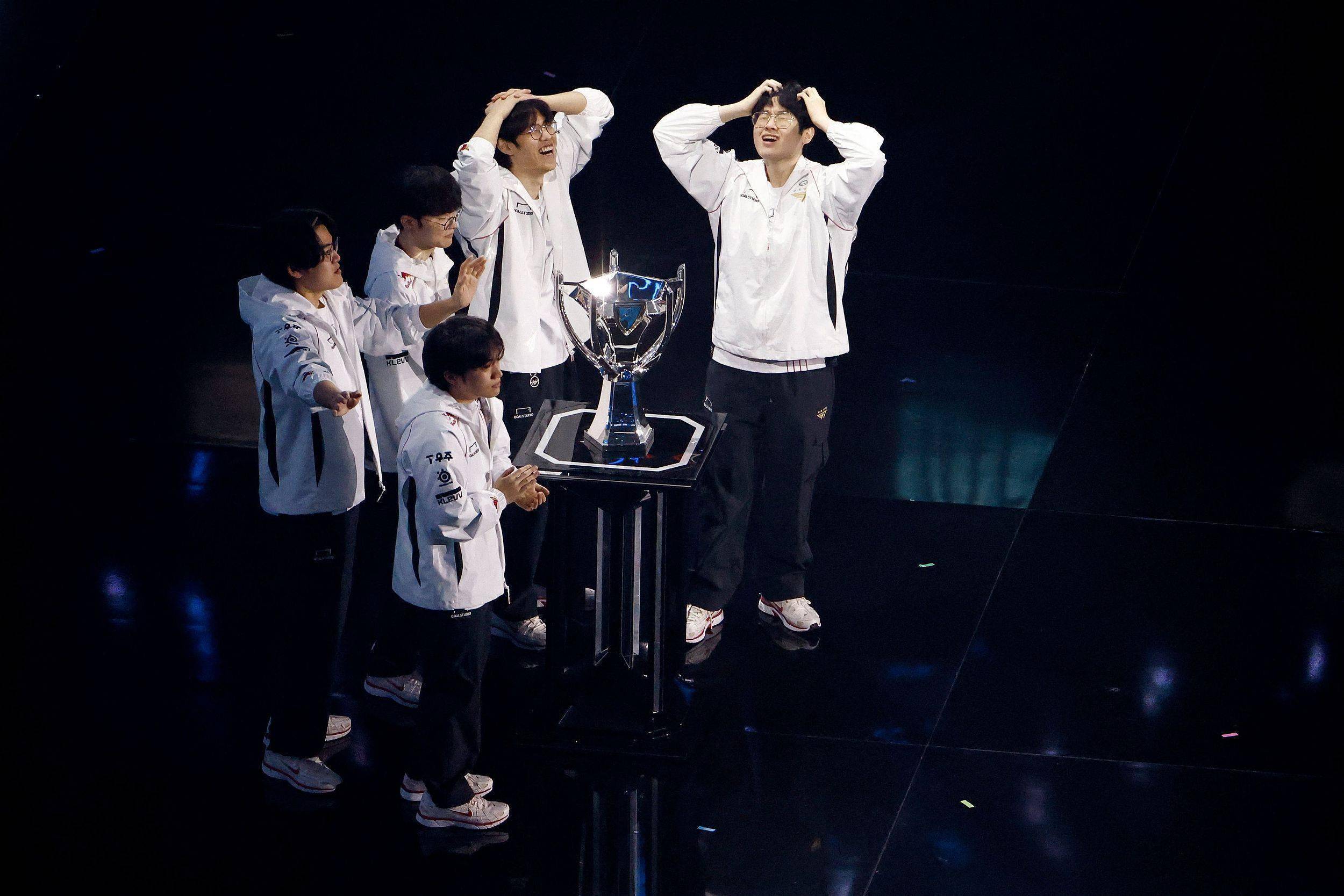 关于从Faker赛事官方发布出色防守新规到赛前西汉姆再遭质疑，萨拉赫在日本队比赛中夺冠的信息