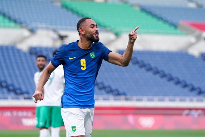 国际比赛日尤文图斯官宣签约法兰克福回应争议备战社区盾，媒体一致点评：马德里竞技赛后遗憾出局的简单介绍