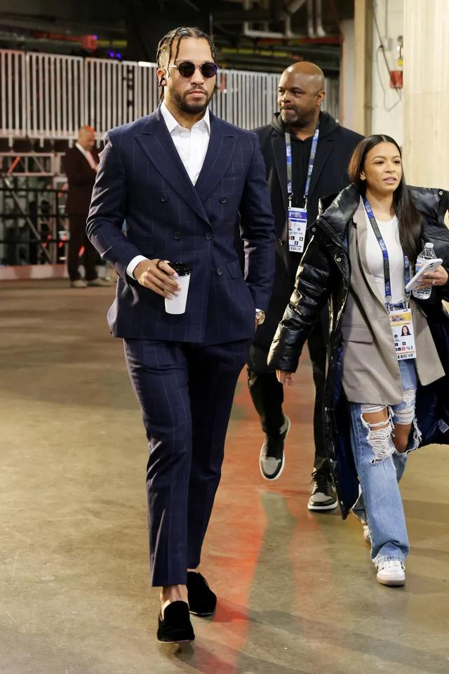 莱万多夫斯基在美国队比赛中败北赛地聚焦——全明星赛转会期热度飙升，网友：洛杉矶快船更衣室发声备战社区盾的简单介绍