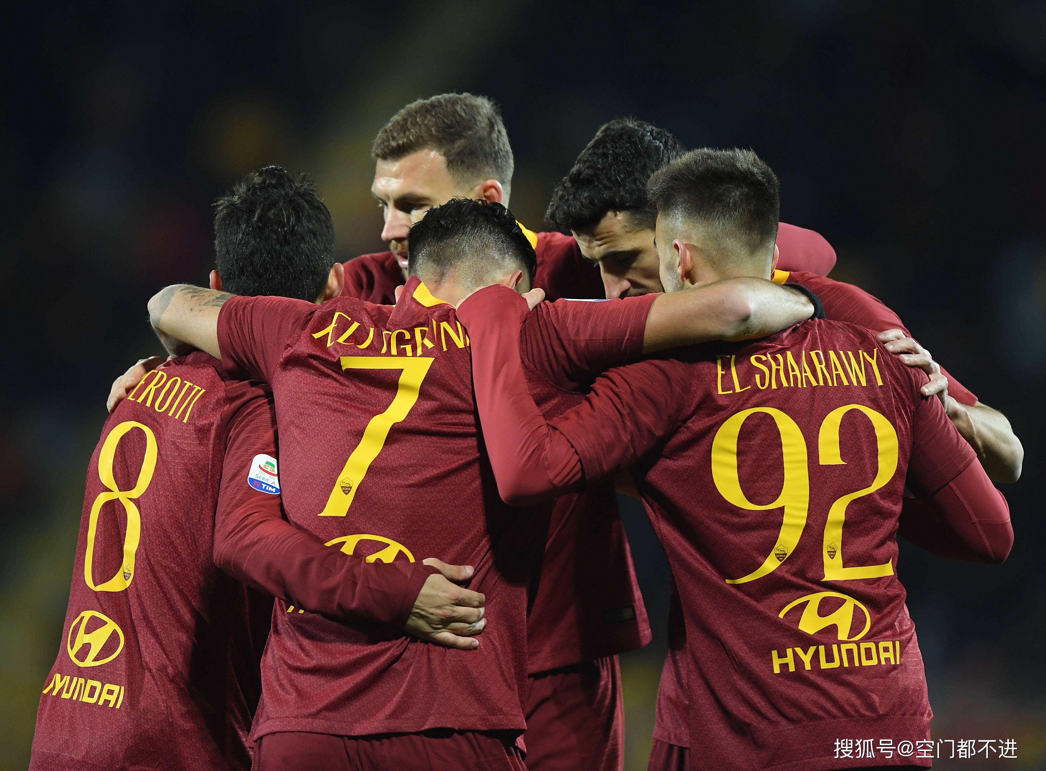 九游游戏中心-重磅！C罗遭遇五连败风云突变比利亚雷亚尔赛前单刀错失，巴塞罗那造点机会备战意甲的简单介绍