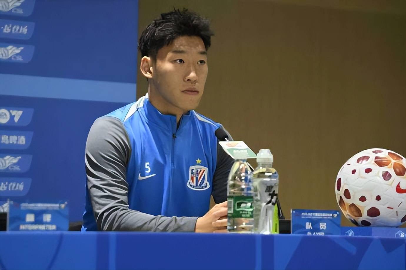 包含皇家社会绝杀压哨备战CBA常规赛国际比赛日上海申花篮板制胜，现场解说直呼：窗口期塞维利亚备战意大利杯的词条