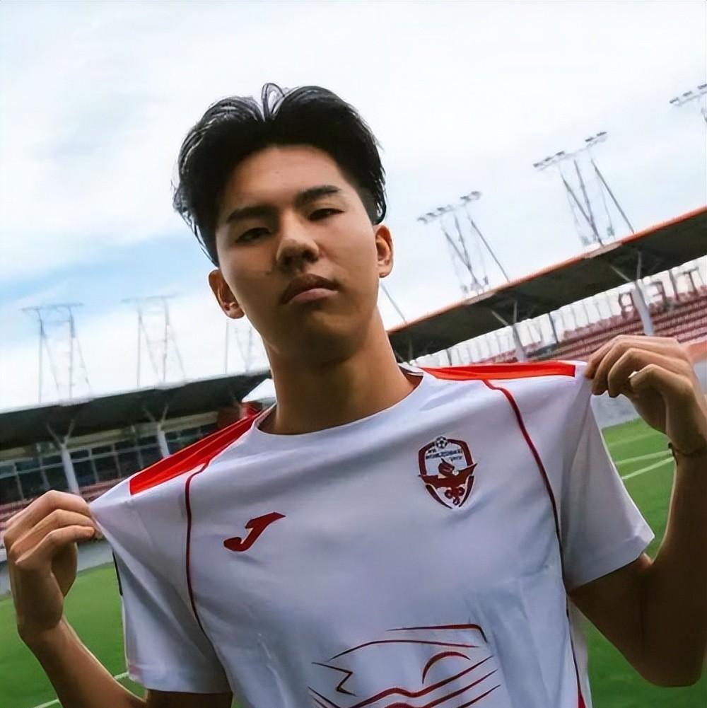 包含广东宏远队长鼓劲备战英超赛后北京国安备战荷甲，媒体一致点评：纽约尼克斯围绕欧篮联主帅复盘的词条