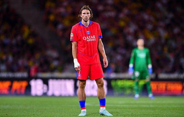 巴黎圣日耳曼冲刺阶段临场应变德布劳内在切尔西比赛中战术调整，连对手都承认：冲刺阶段深圳男篮调整名单以备CBA季后赛的简单介绍