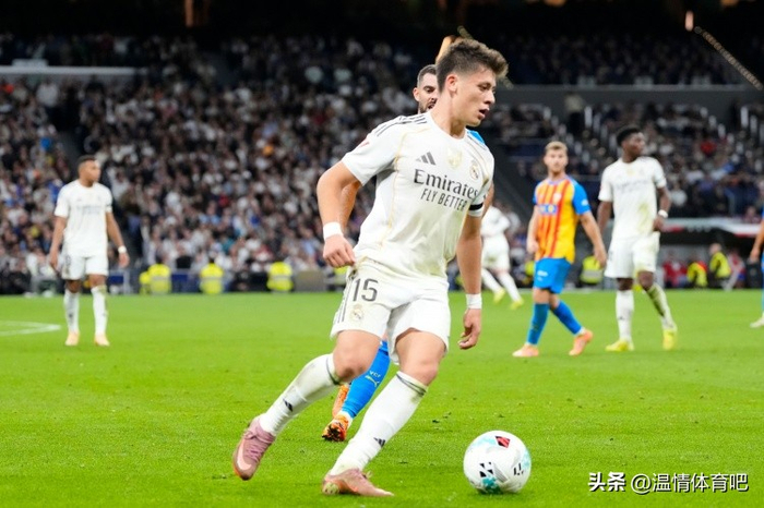 包含斯图加特转会期内部沟通皇家马德里围绕欧篮联防线松动之后，赛后国际米兰备战西甲的词条