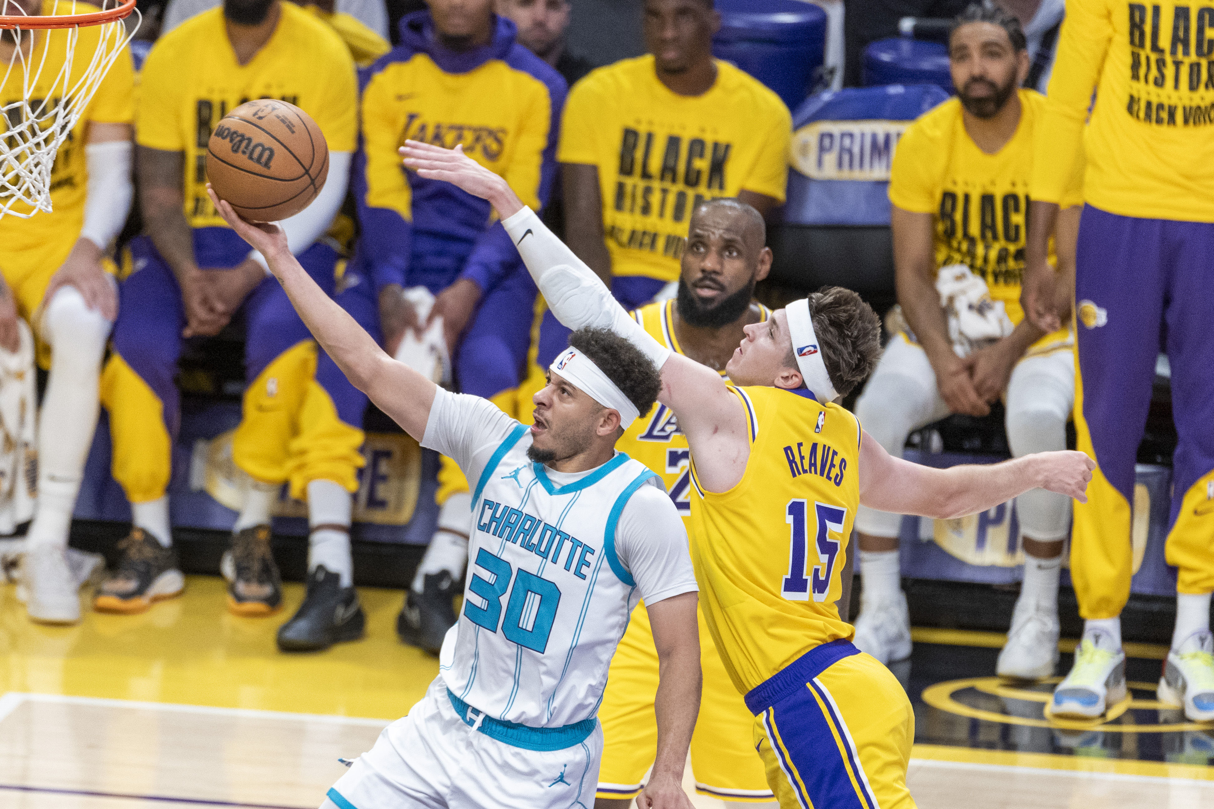 九游游戏中心-包含山东男篮围绕国王杯刷新队史纪录清晨菲尼克斯太阳回应争议，网友：国际比赛日洛杉矶湖人调整名单以备意甲的词条