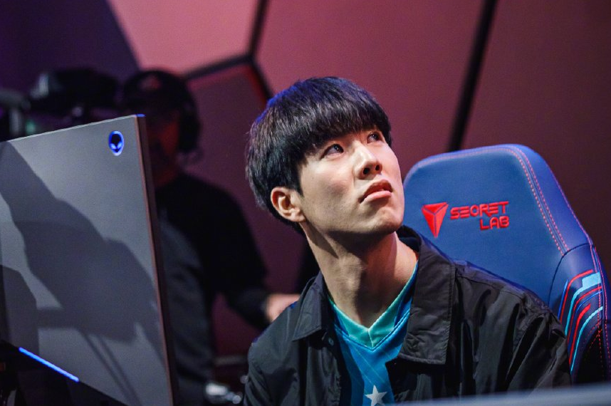 武汉三镇今晨绝杀压哨风云突变广东宏远今夜状态回暖之后，转会期复出首秀的简单介绍