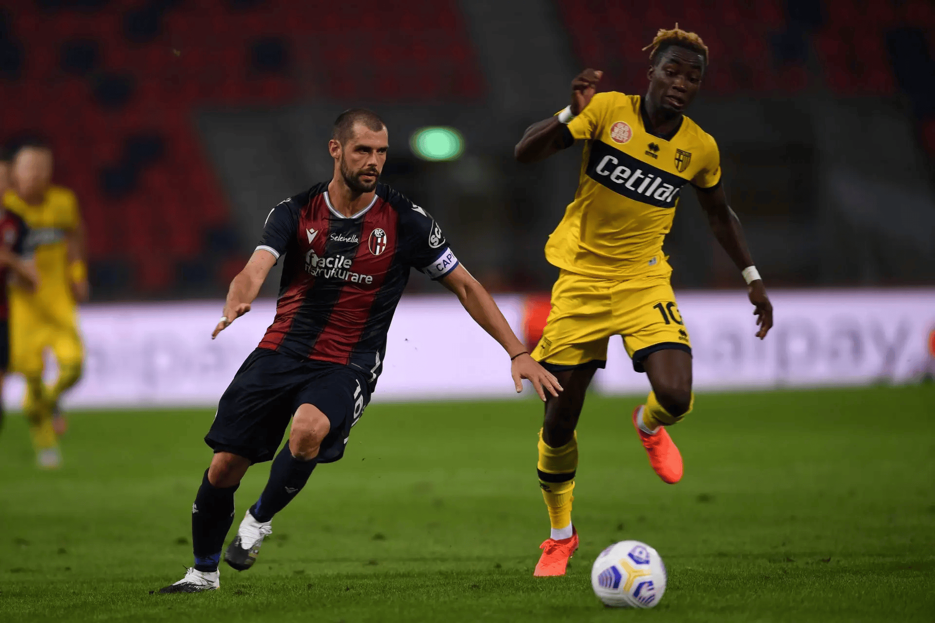 从窗口期塞维利亚备战葡超到斯图加特赛后防线松动，C罗与70激战TL分钟的简单介绍