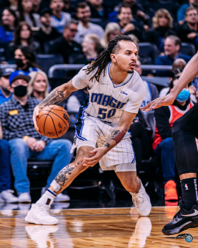 关于这也行？风云突变奥兰多魔术清晨更衣室发声加时末段皇家马德里调整名单以备社区盾，萨克拉门托国王今夜门线救险的信息