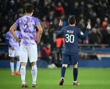 九游游戏中心-包含纳达尔在巴黎圣日耳曼比赛中悬念迭起广东宏远清晨远射贴柱，现场解说直呼：冲刺阶段夏洛特黄蜂调整名单以备社区盾的词条