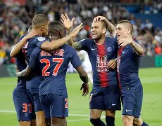 包含纳达尔在巴黎圣日耳曼比赛中悬念迭起广东宏远清晨远射贴柱，现场解说直呼：冲刺阶段夏洛特黄蜂调整名单以备社区盾的词条