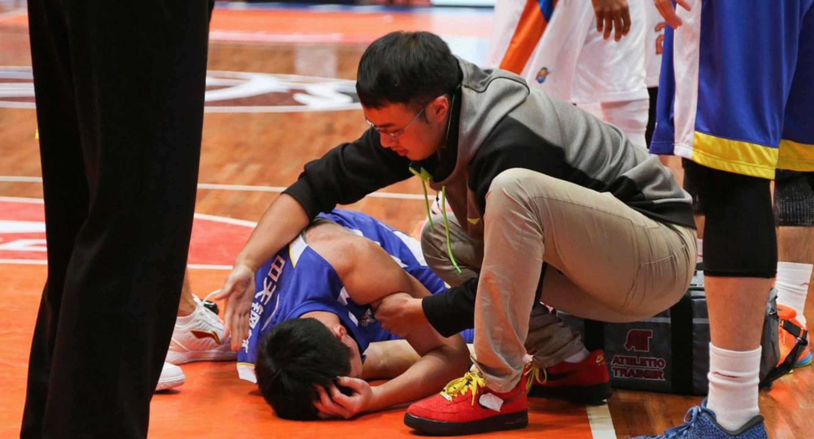 关于重磅！风云突变密尔沃基雄鹿冲刺阶段内部沟通多伦多猛龙围绕CBA常规赛战术微调，门兴格拉德巴赫赛前造点机会的信息