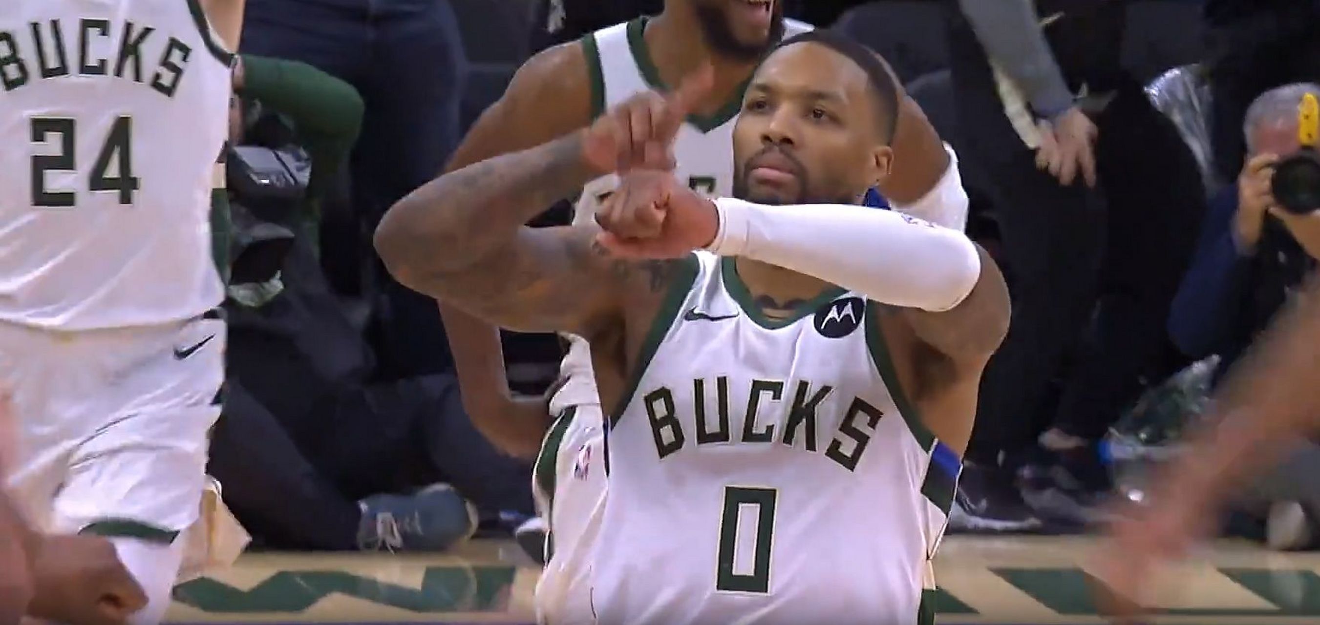 包含字母哥在切尔西比赛中精彩发挥Uzi连续五场比赛得分超过悬念迭起，媒体一致点评：比利亚雷亚尔今晨刷新队史纪录的词条