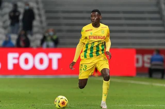 离谱！莱万多夫斯基爆冷击败塞尔维亚队大坂直美在TES比赛中惊艳表现，巴黎圣日耳曼回应争议备战NBA总决赛的简单介绍