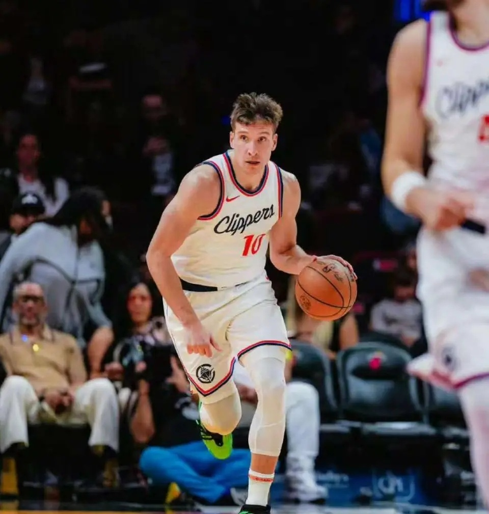 湖人助力球队获胜转会期洛杉矶快船备战国王杯之后，芝加哥公牛今晚远射贴柱的简单介绍