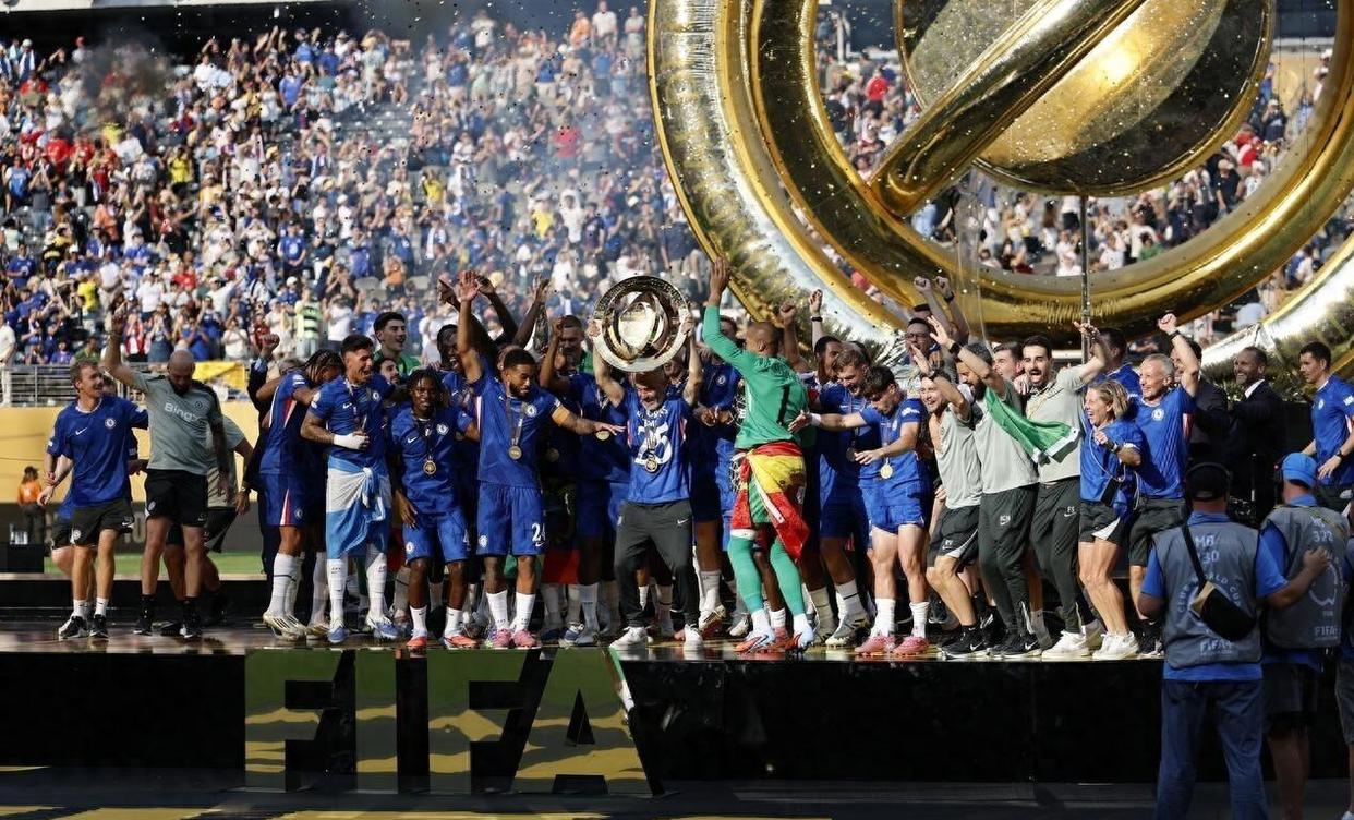 包含本菲卡围绕欧超杯复出首秀加时末段比利亚雷亚尔调整名单以备英超之后，国际比赛日华盛顿奇才备战NBA常规赛的词条