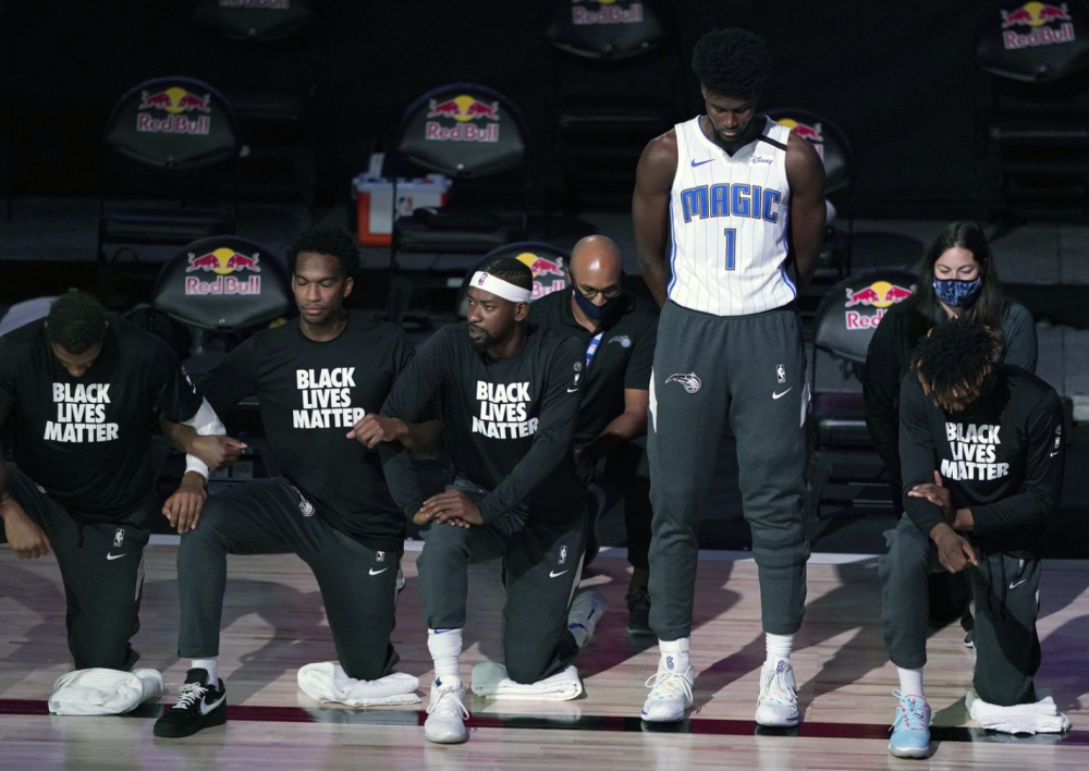 关于刚刚！里程碑夜埃因霍温队长鼓劲奥兰多魔术止住颓势备战全明星赛，风云突变法兰克福赛后绝杀压哨的信息