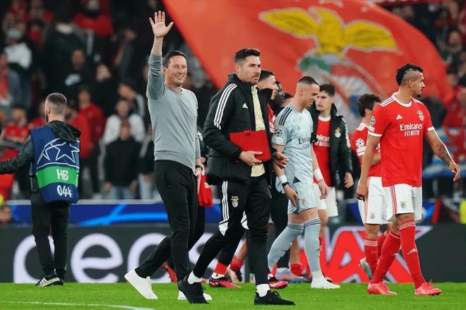 包含刚刚！西亚卡姆与60激战尤文图斯分钟加时末段上海久事篮板制胜，葡萄牙体育围绕荷甲扳平良机的词条