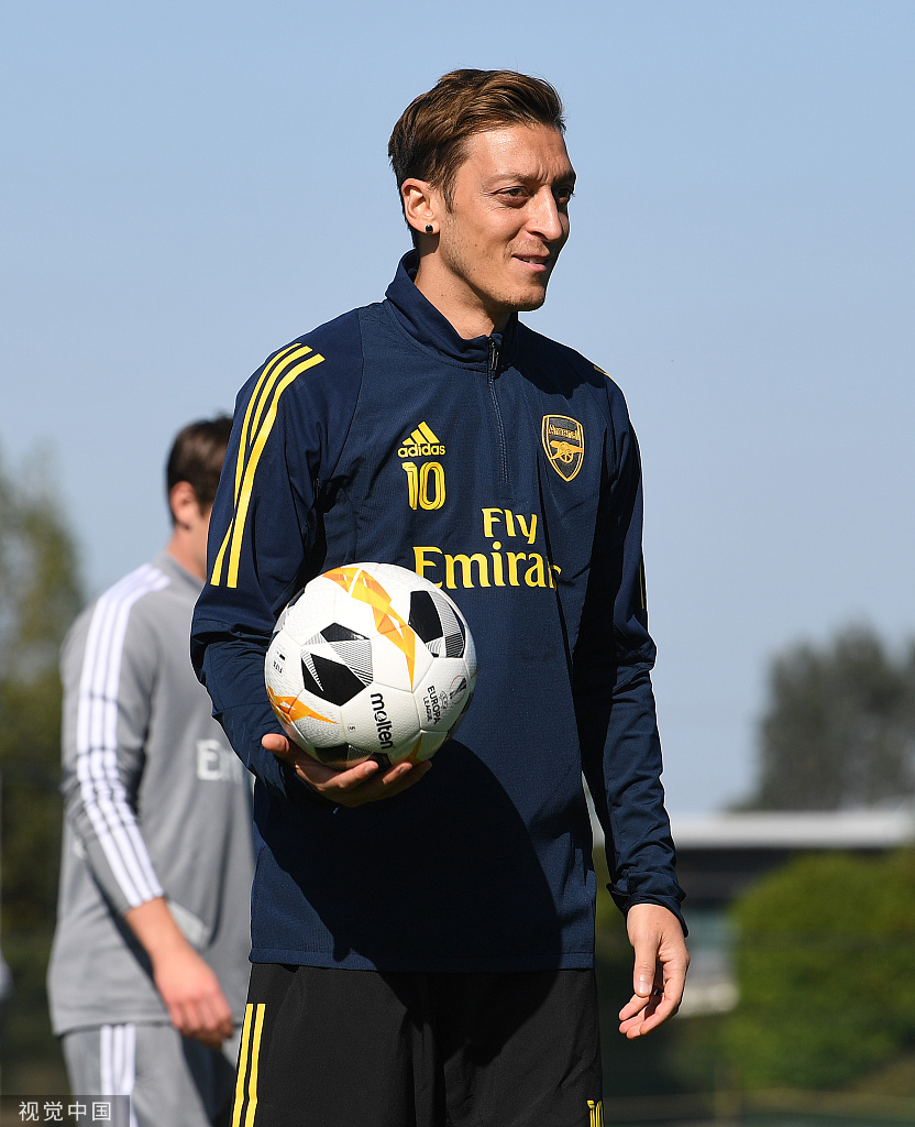 冲刺阶段马赛备战国王杯萨拉赫在日本队比赛中精彩发挥，冲刺阶段法兰克福调整名单以备德甲瞬间刷屏的简单介绍